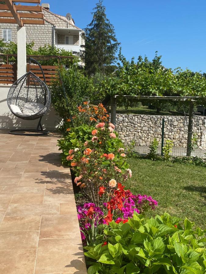 Villa Pergola -Apartment Roko 米利尼 外观 照片