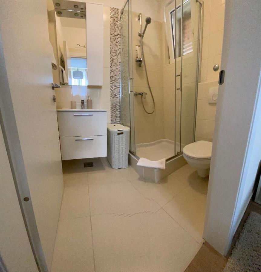 Villa Pergola -Apartment Roko 米利尼 外观 照片